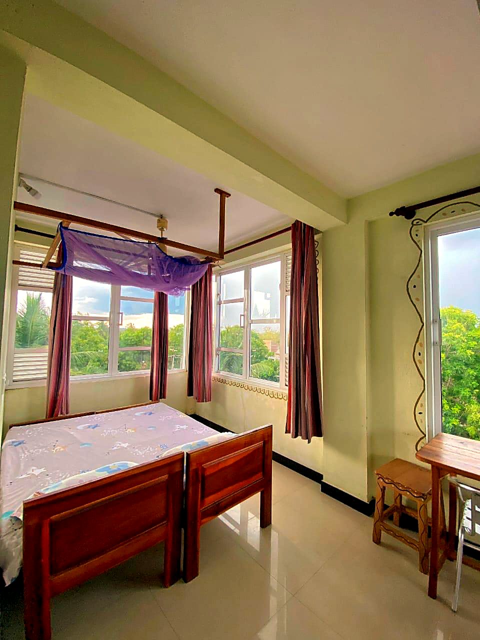 Garden room with sea-facing windows
